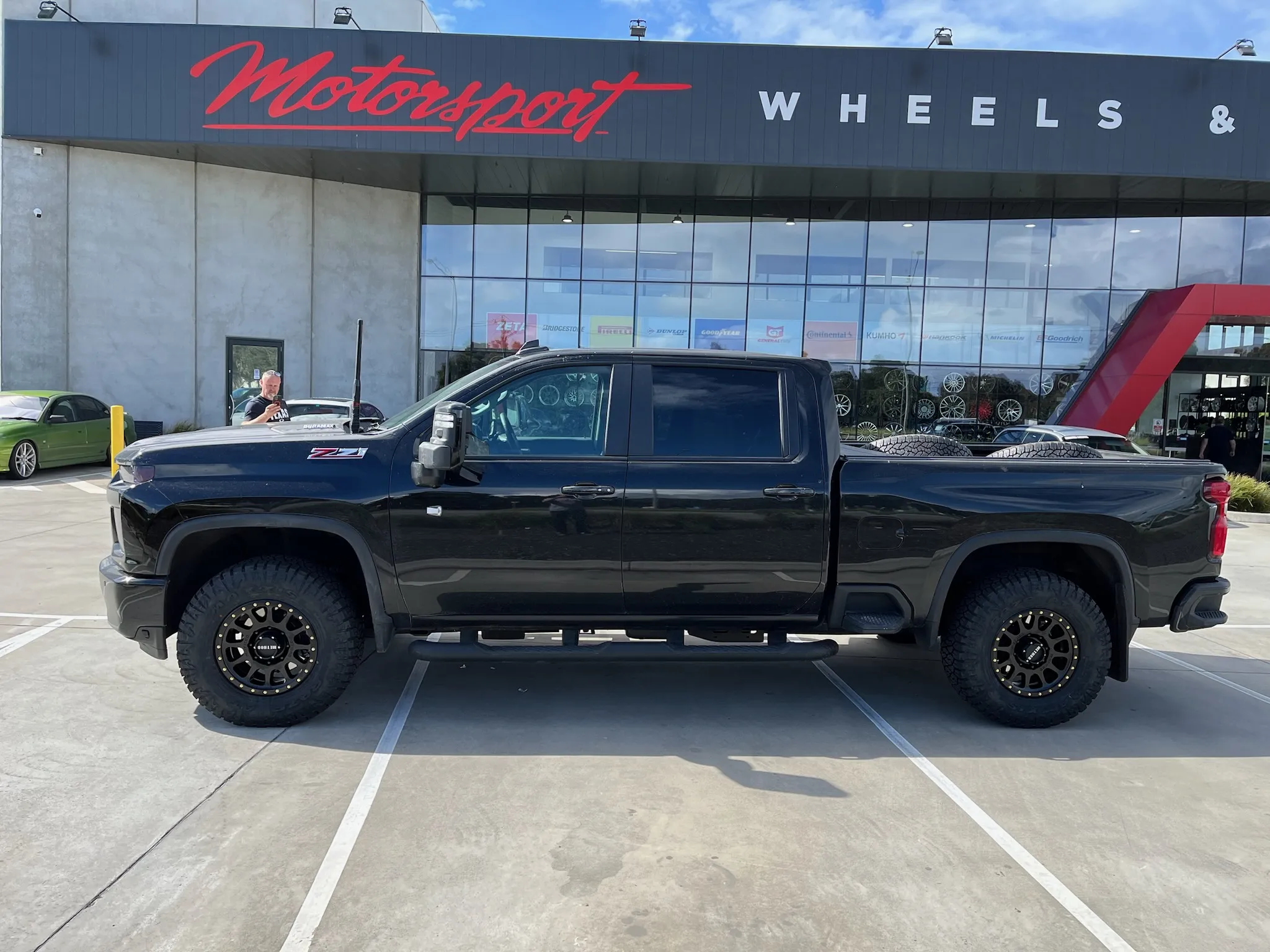 CHEV SILVERADO 2500 with METHOD 305 NV 18X9 MATTE BLACK WHEELS |  | CHEV